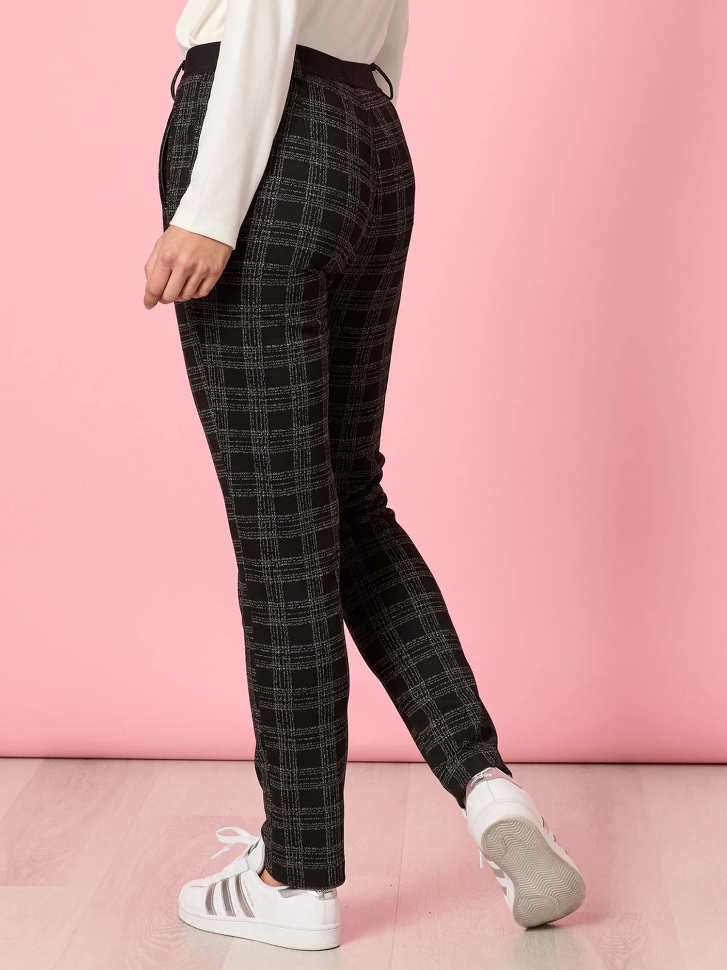 Cannes Check Print Slim Leg Pant - Black - Image 4