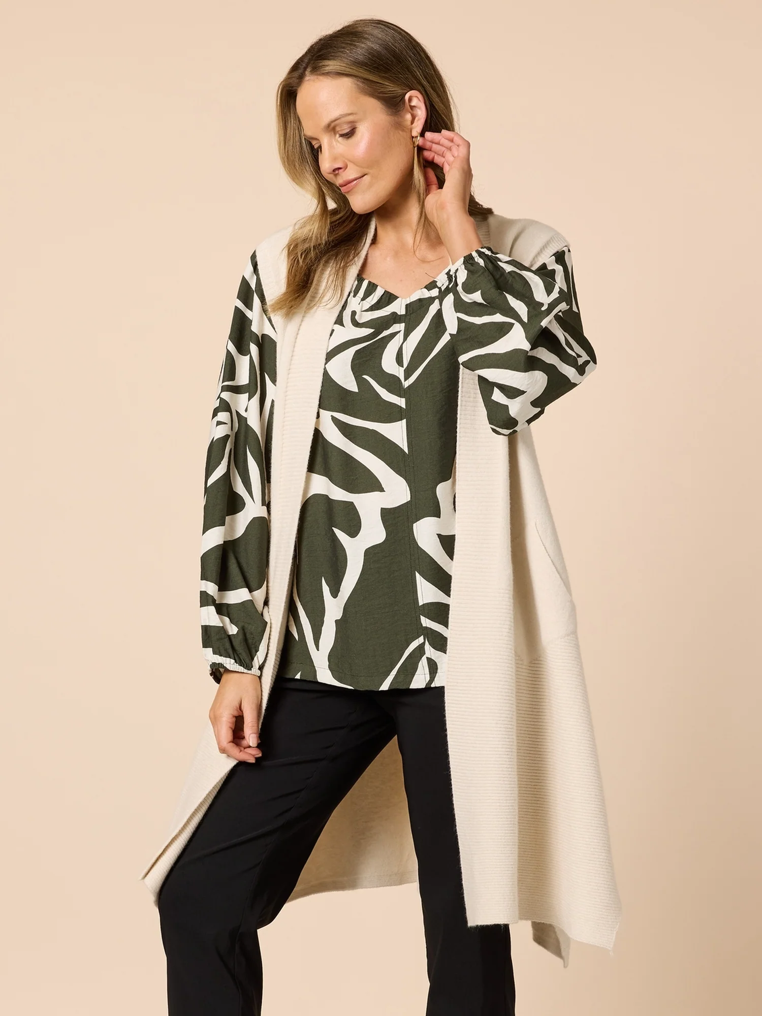 Casa Longline Knit Vest - Light Natural - Image 3