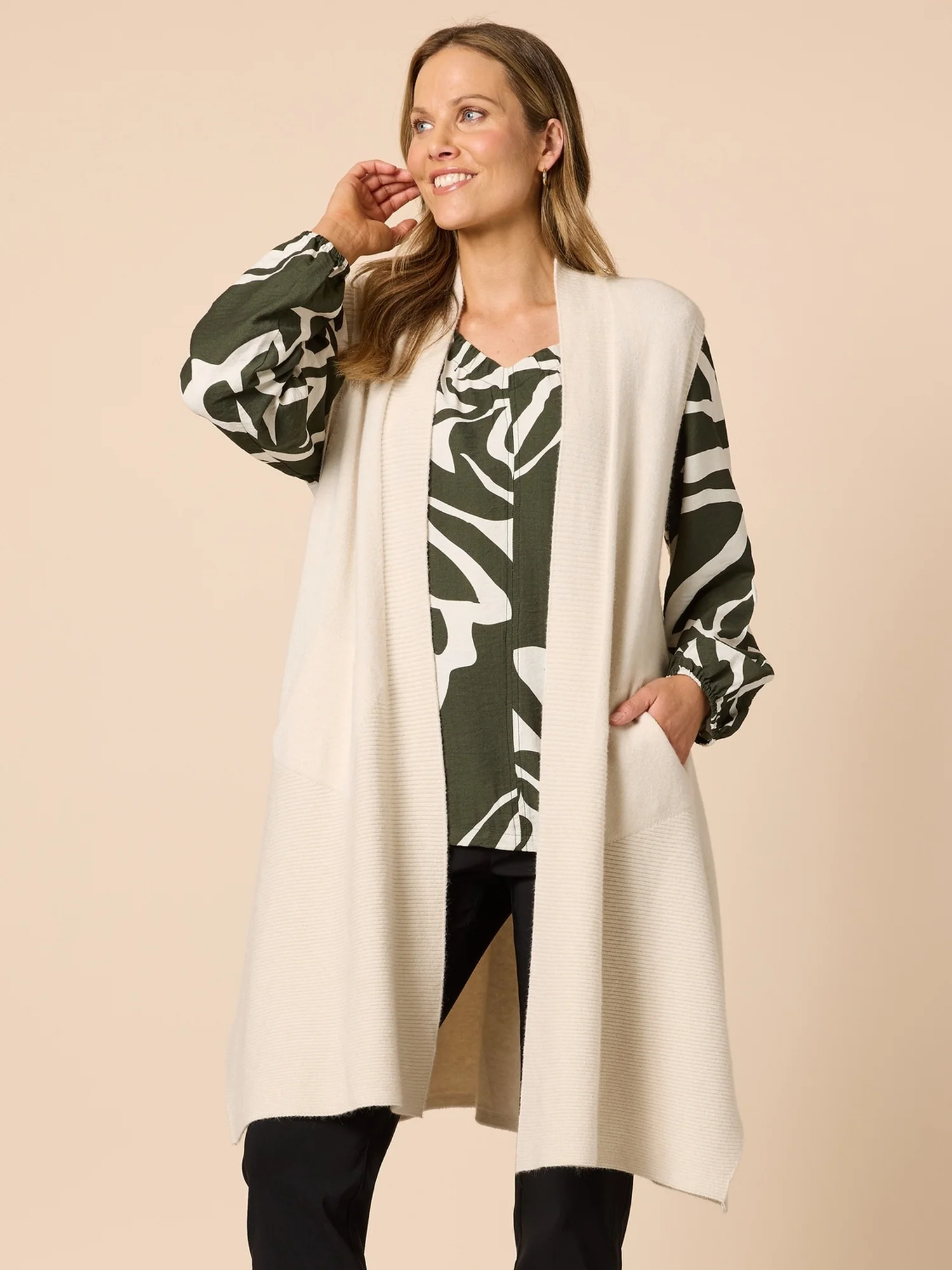 Casa Longline Knit Vest - Light Natural - Image 5