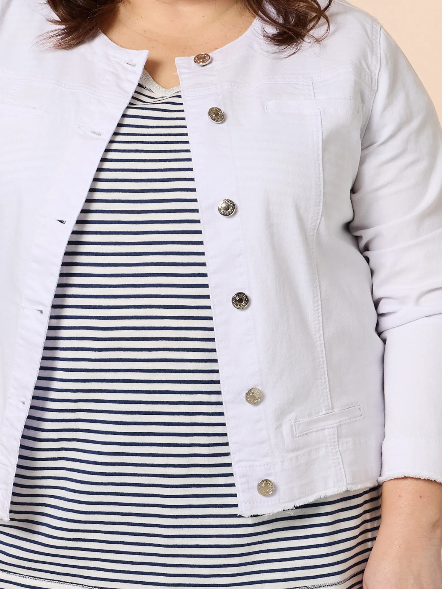 Collarless Frayed Hem Denim Jacket - White - Image 3