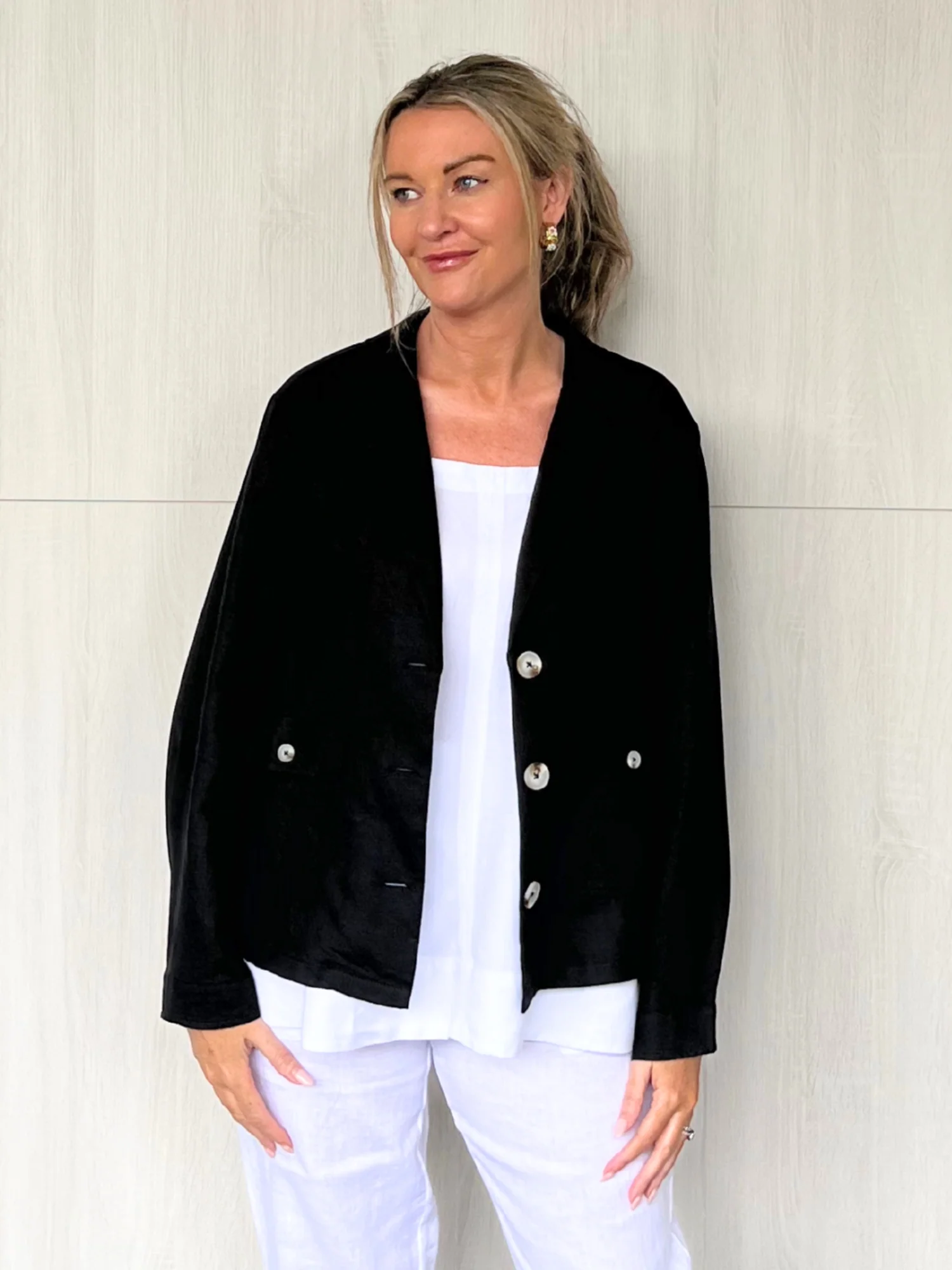 Danielle Linen Cropped Blazer - Black - Image 3