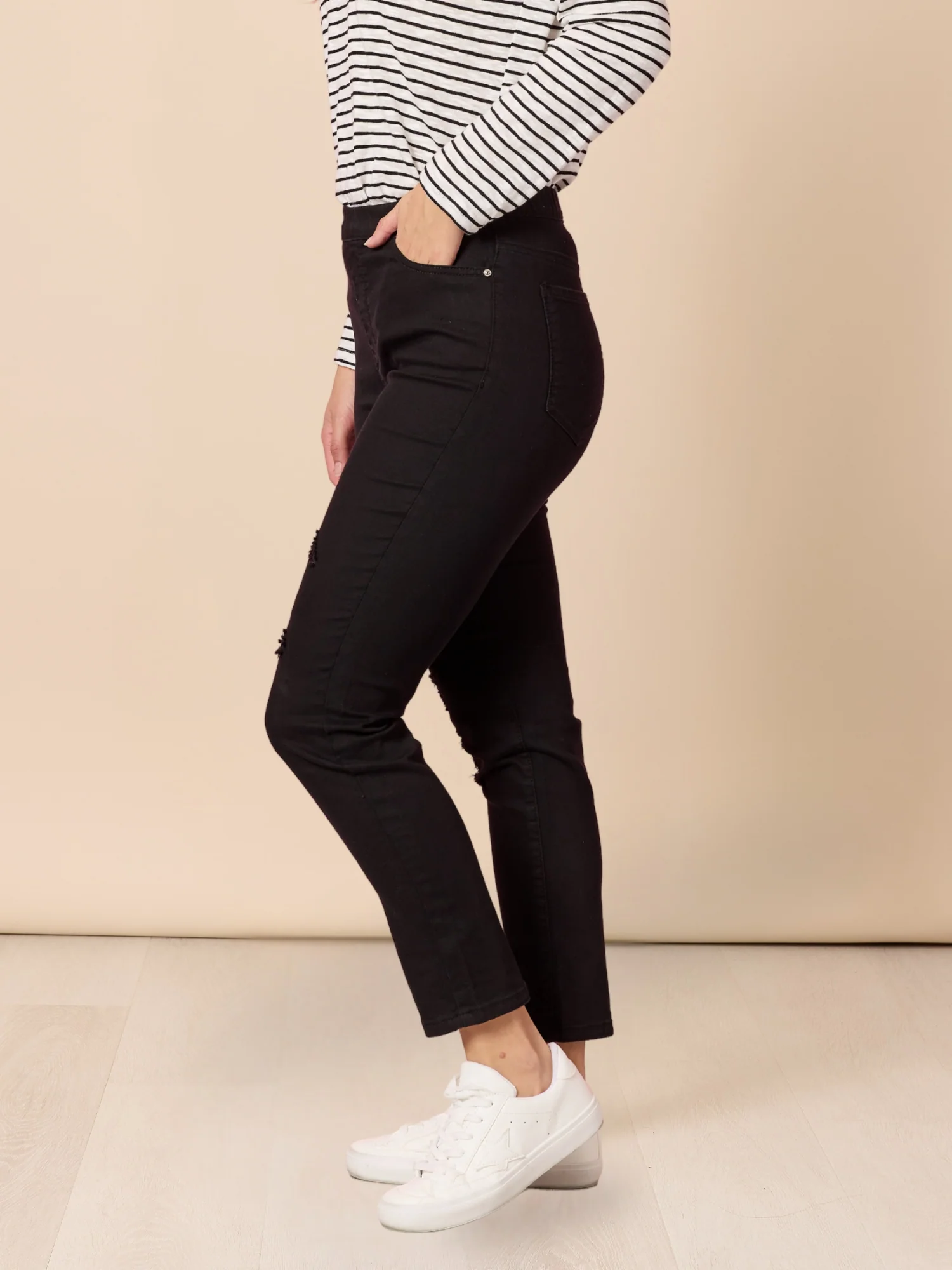 LA Distressed Pull On Stretch Denim Jean - Black - Image 3