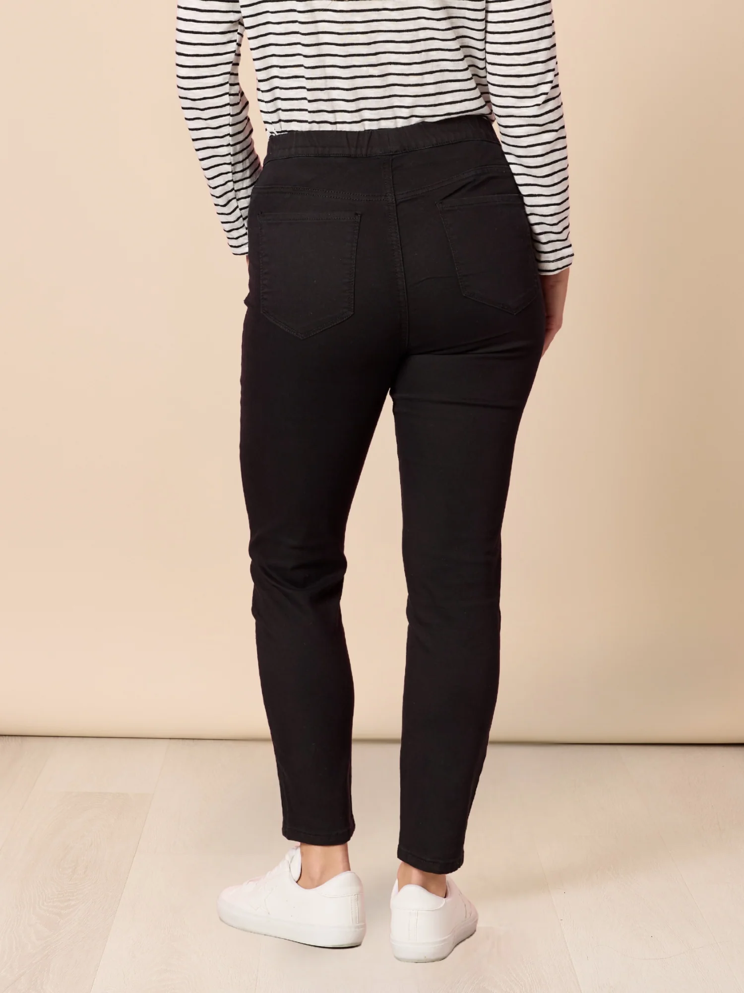 LA Distressed Pull On Stretch Denim Jean - Black - Image 4
