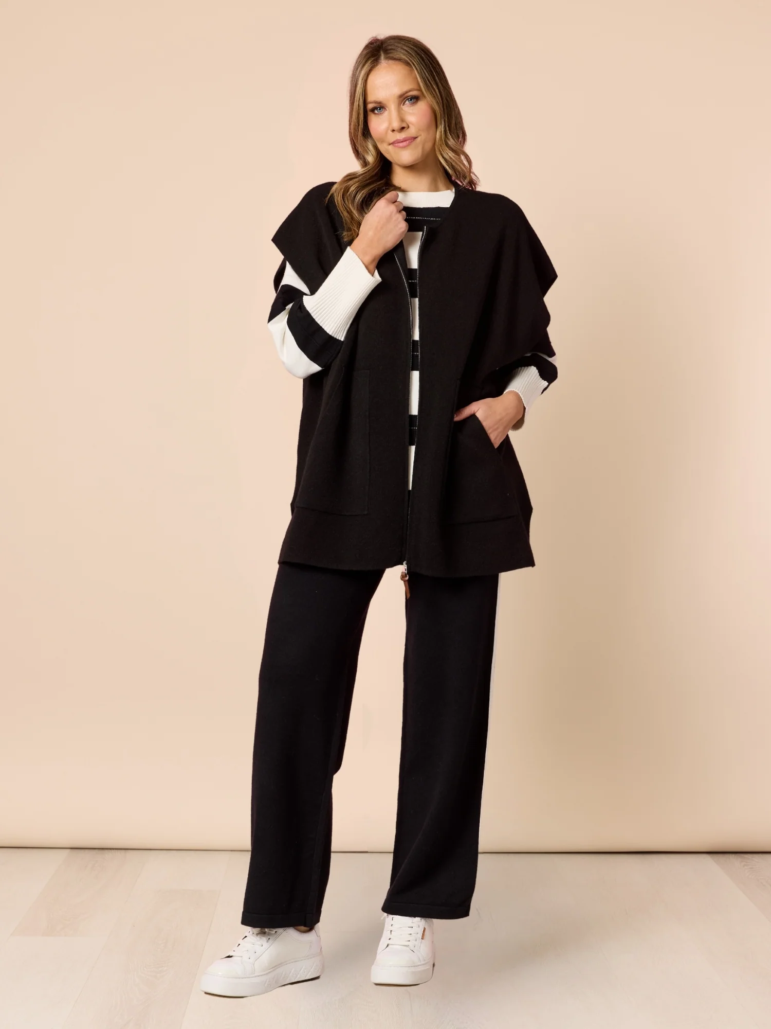 Elena Short Sleeve Zip Knit - Black - Image 2