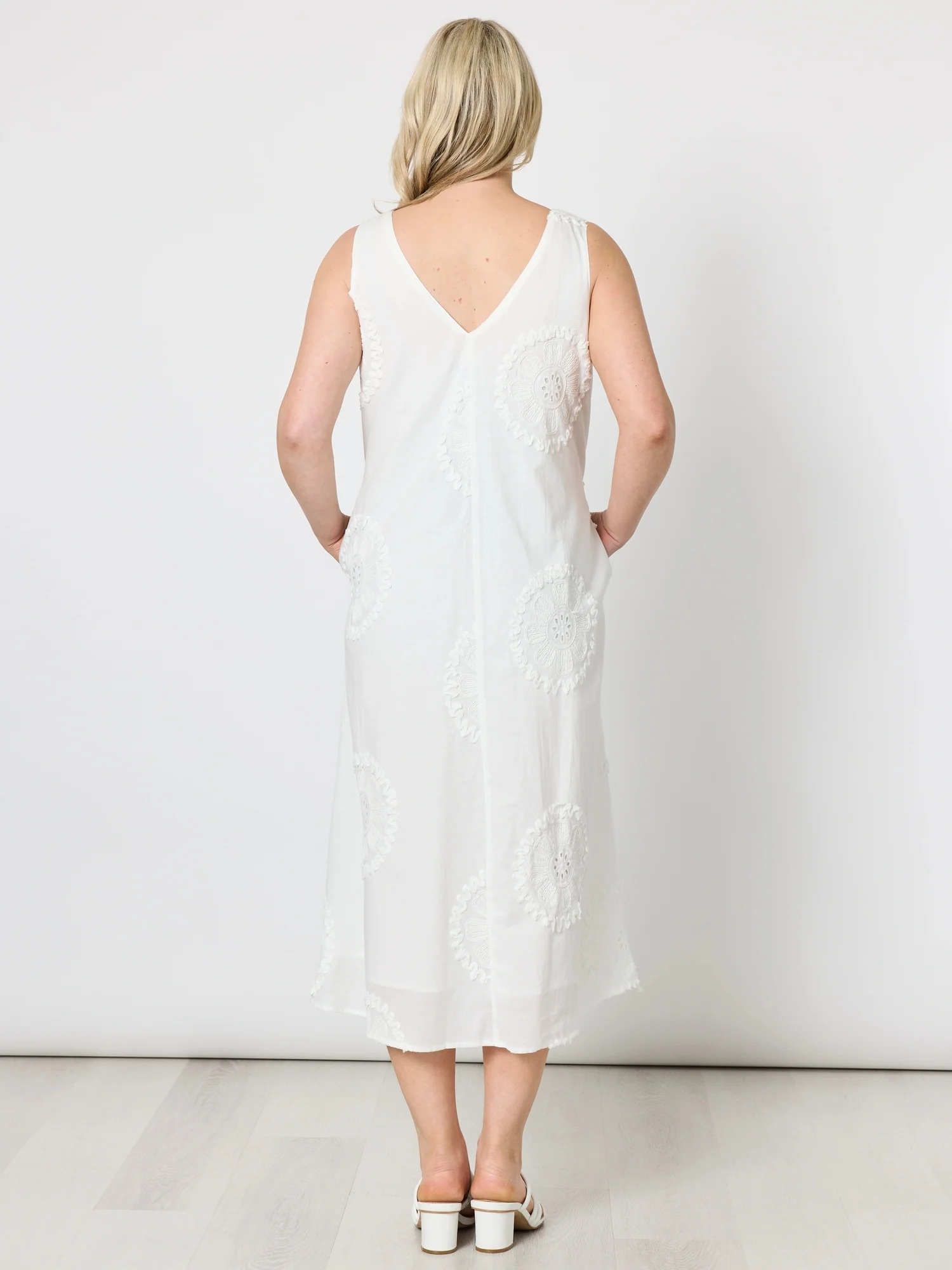 Emanuella Embroidered Sleeveless Dress - White - Image 4