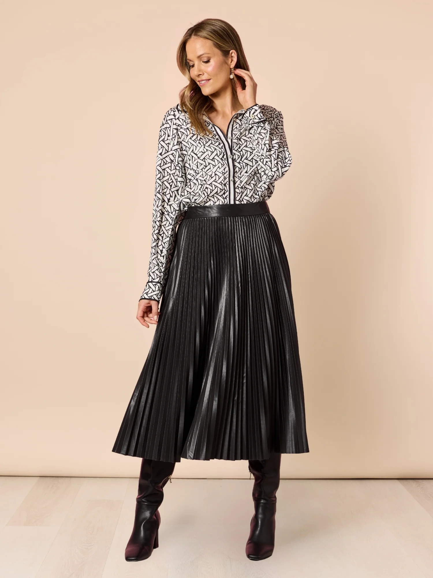 Florence Faux Leather Pleat Skirt - Black - Image 6