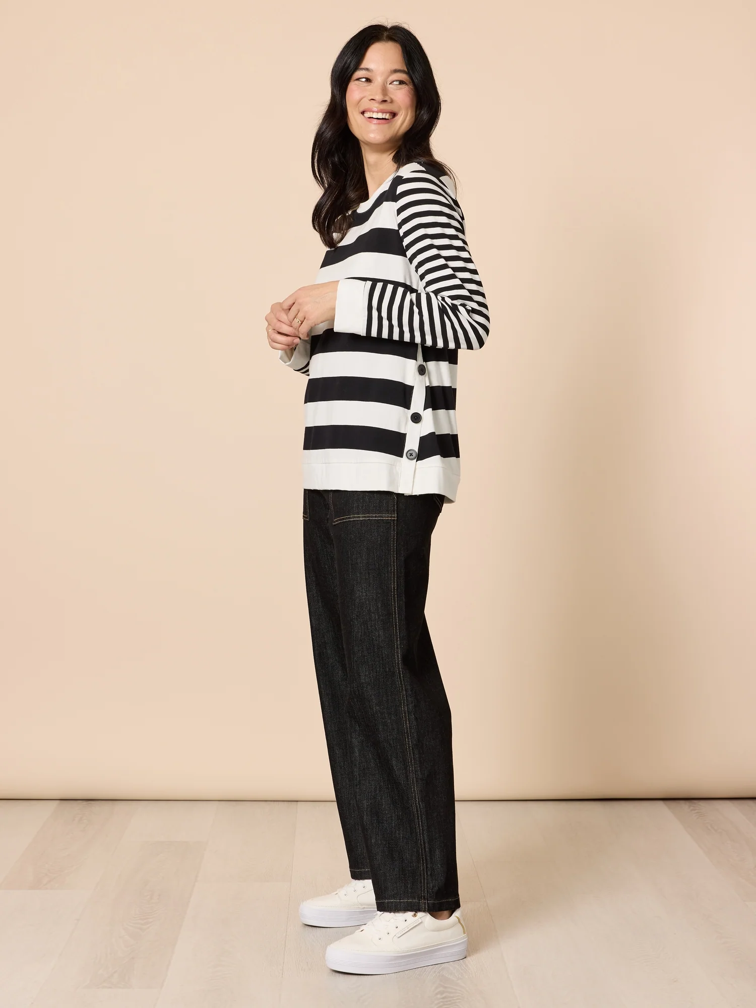 Hudson High Rise Wide Leg Jean - Black - Image 9
