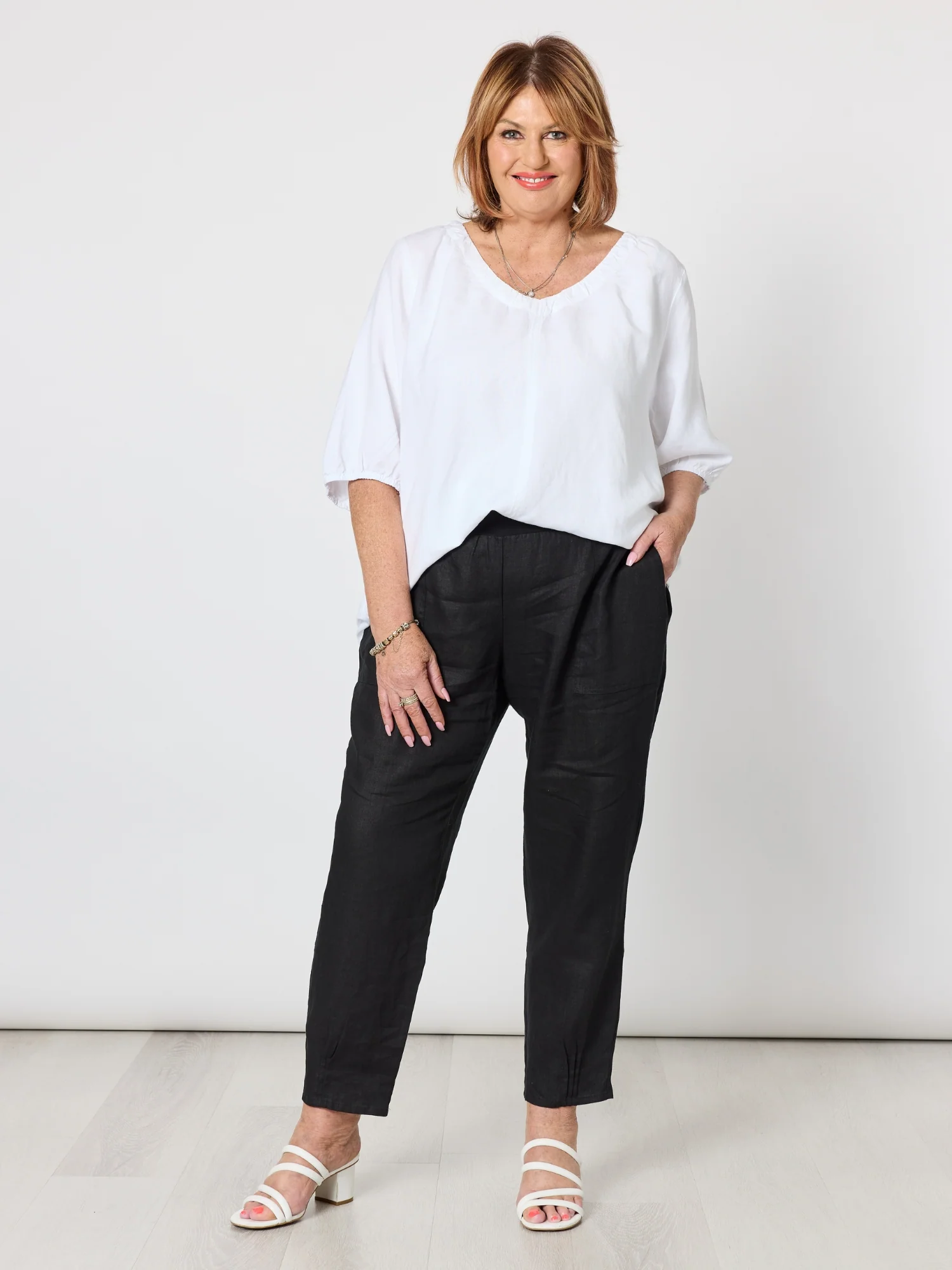 Sarah Linen Pleat Hem Pant - Black - Image 3