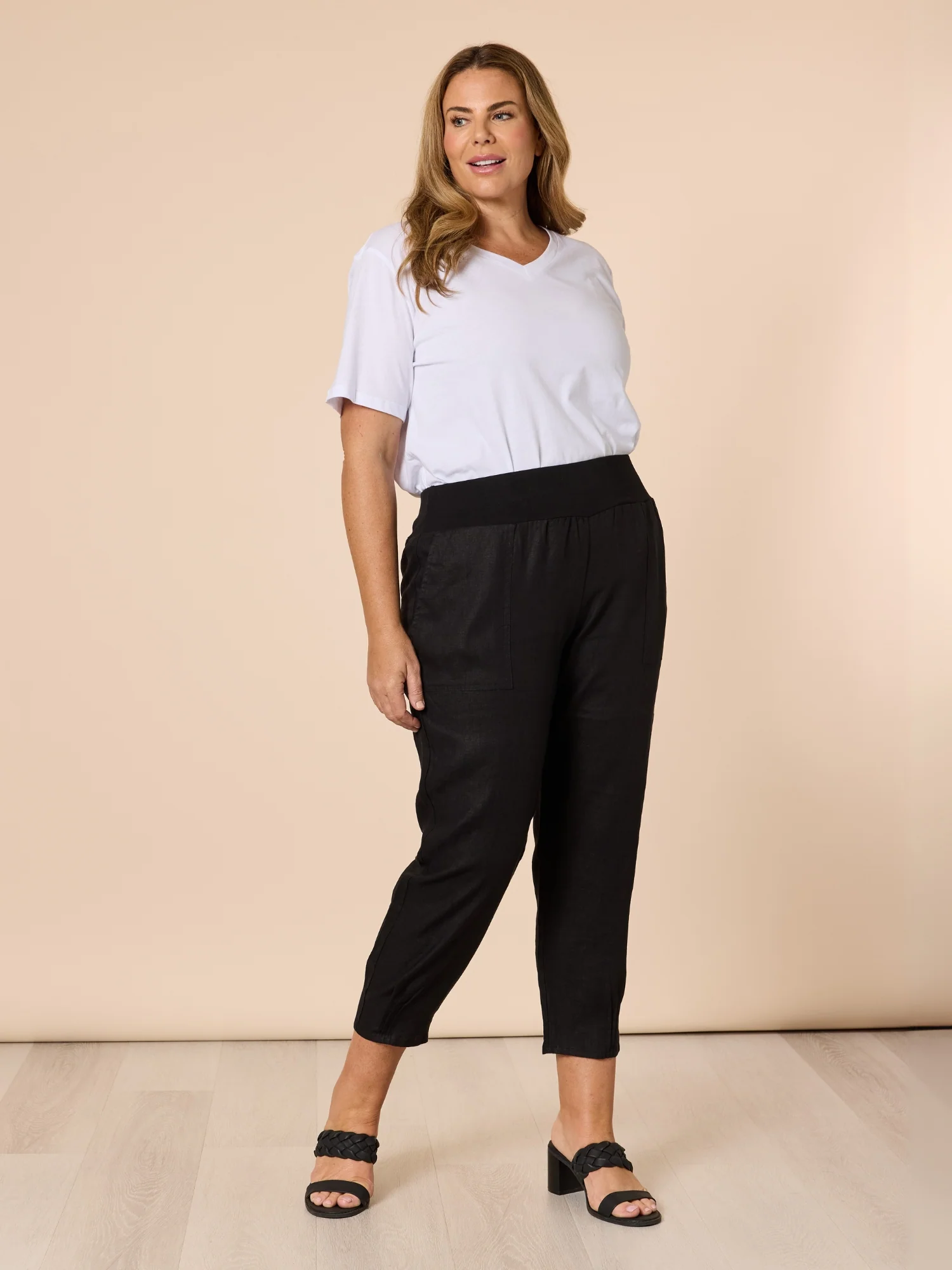 Sarah Linen Pleat Hem Pant - Black - Image 4