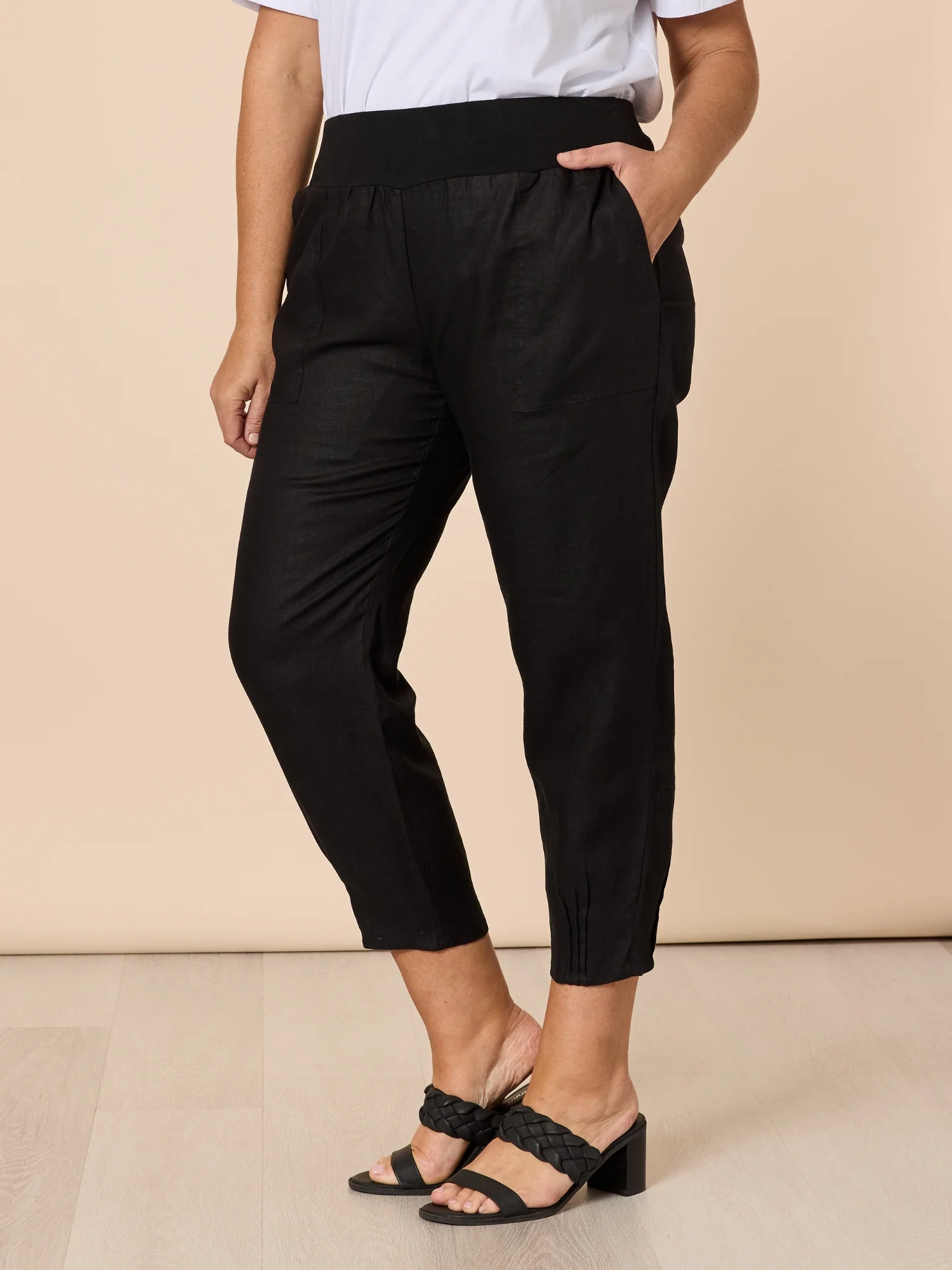 Sarah Linen Pleat Hem Pant - Black - Image 5