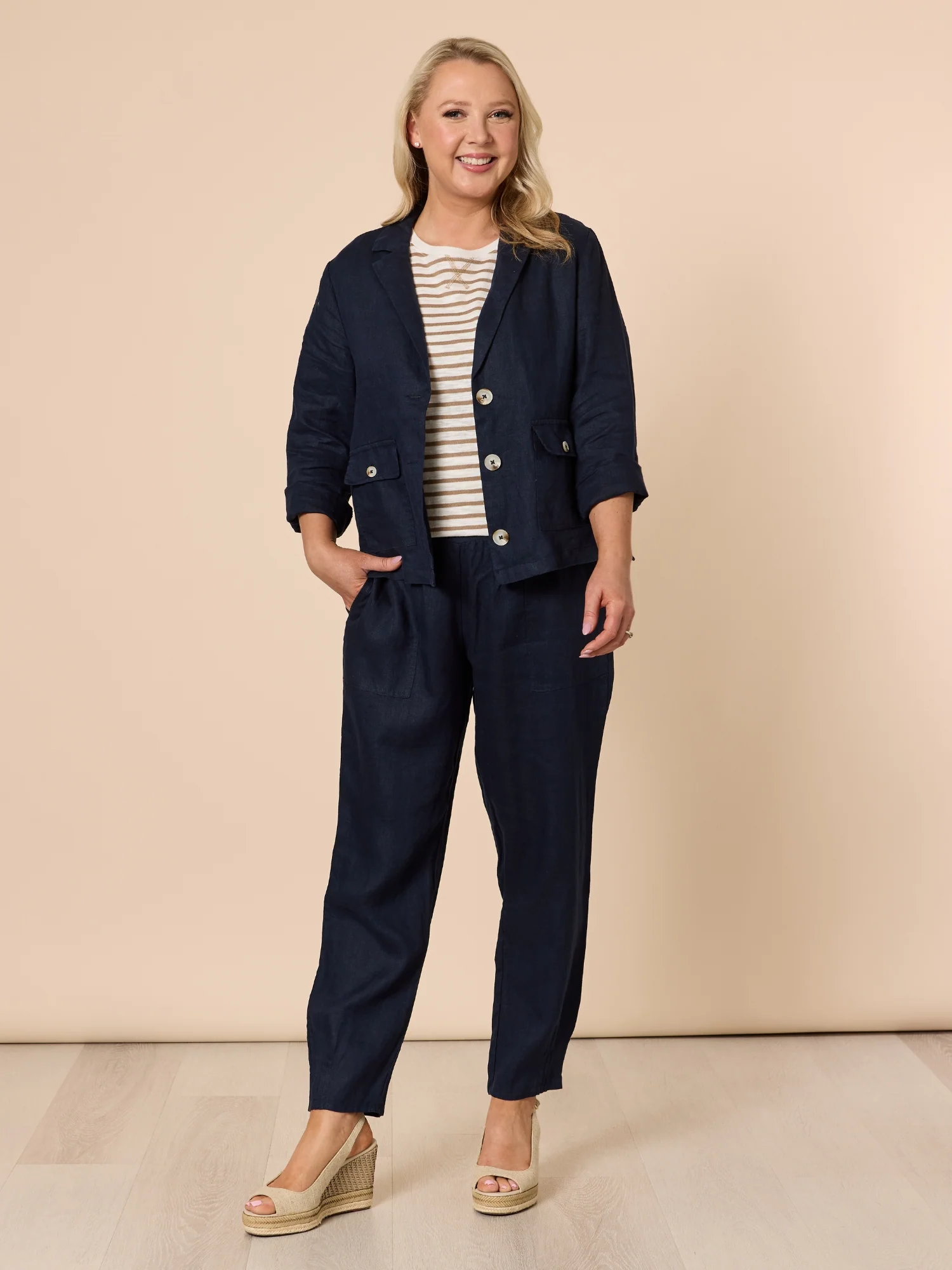 Sarah Linen Pleat Hem Pant - Navy - Image 11