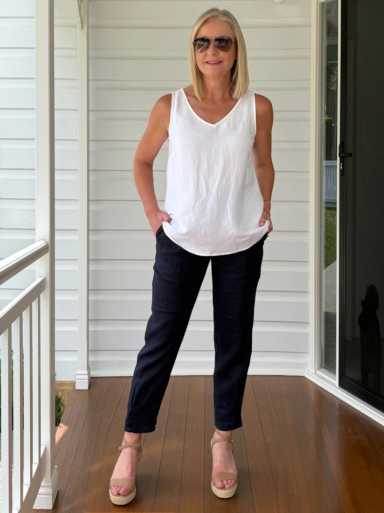 Sarah Linen Pleat Hem Pant - Navy - Image 4