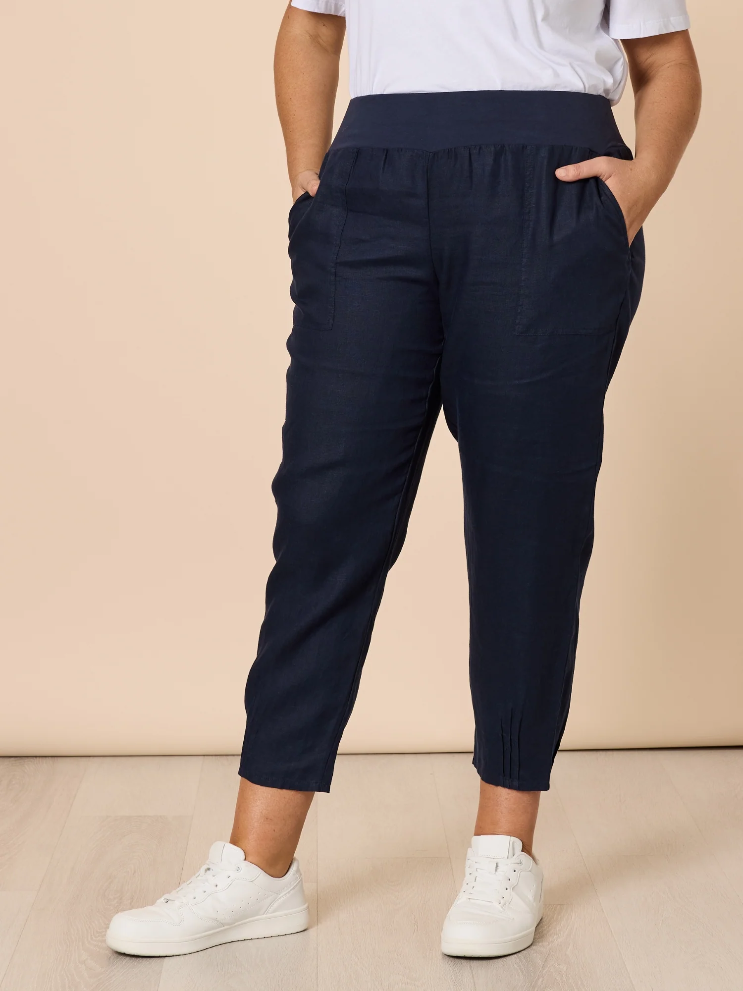 Sarah Linen Pleat Hem Pant - Navy - Image 5
