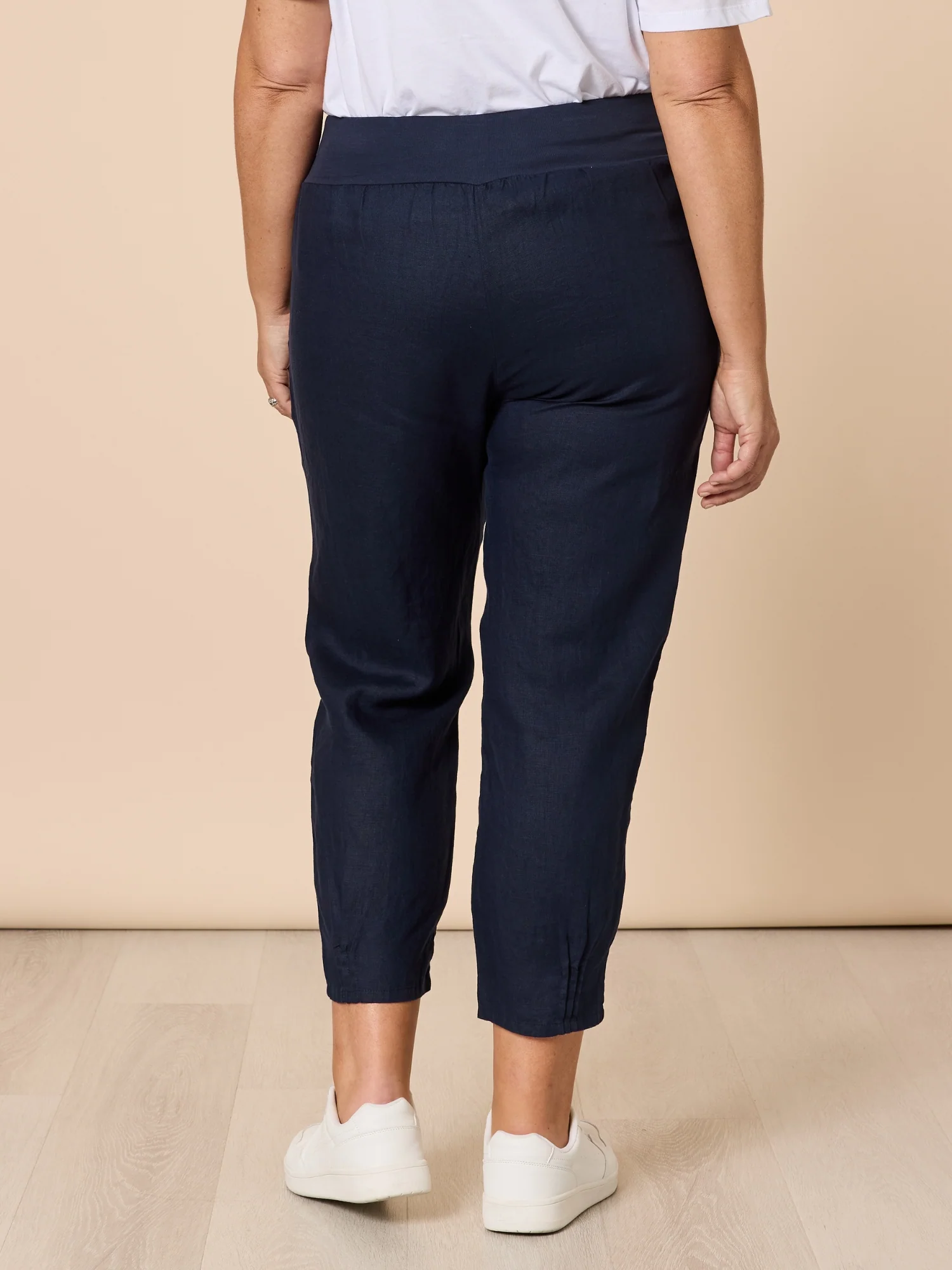 Sarah Linen Pleat Hem Pant - Navy - Image 9