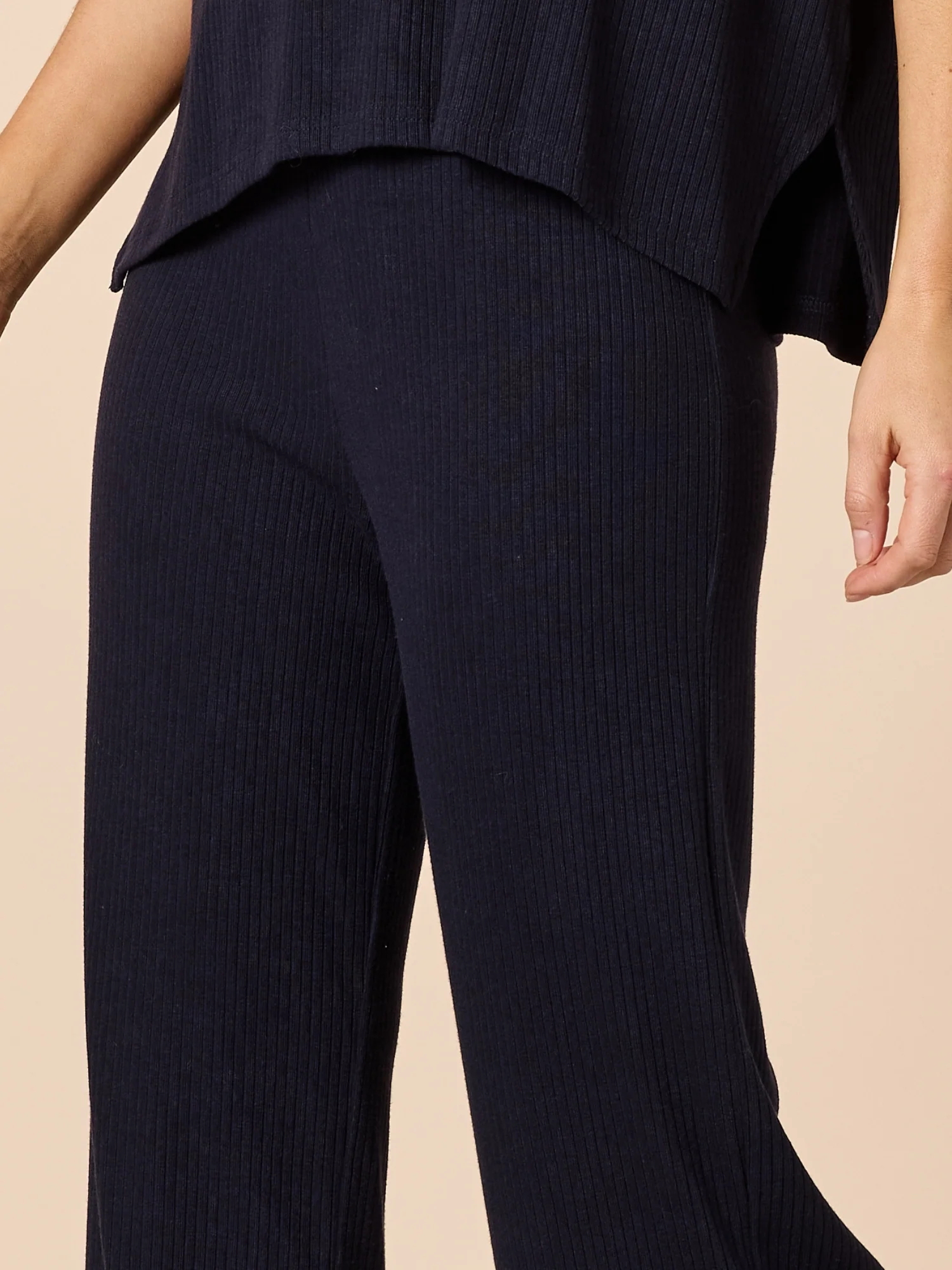 Le Lounge Ribbed Pant - Navy - Image 5