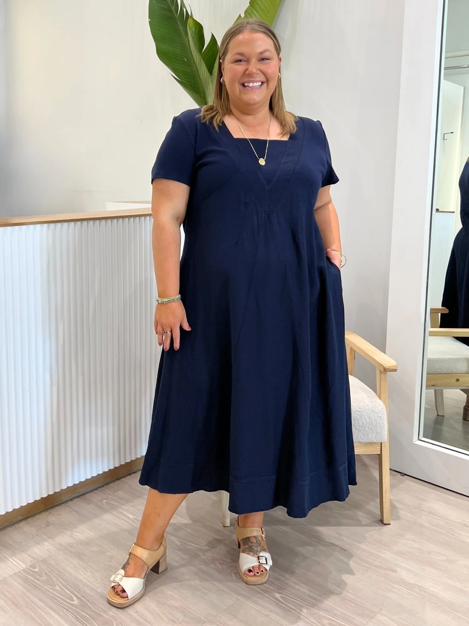 Lino Le Marais Dress - Navy - Image 4