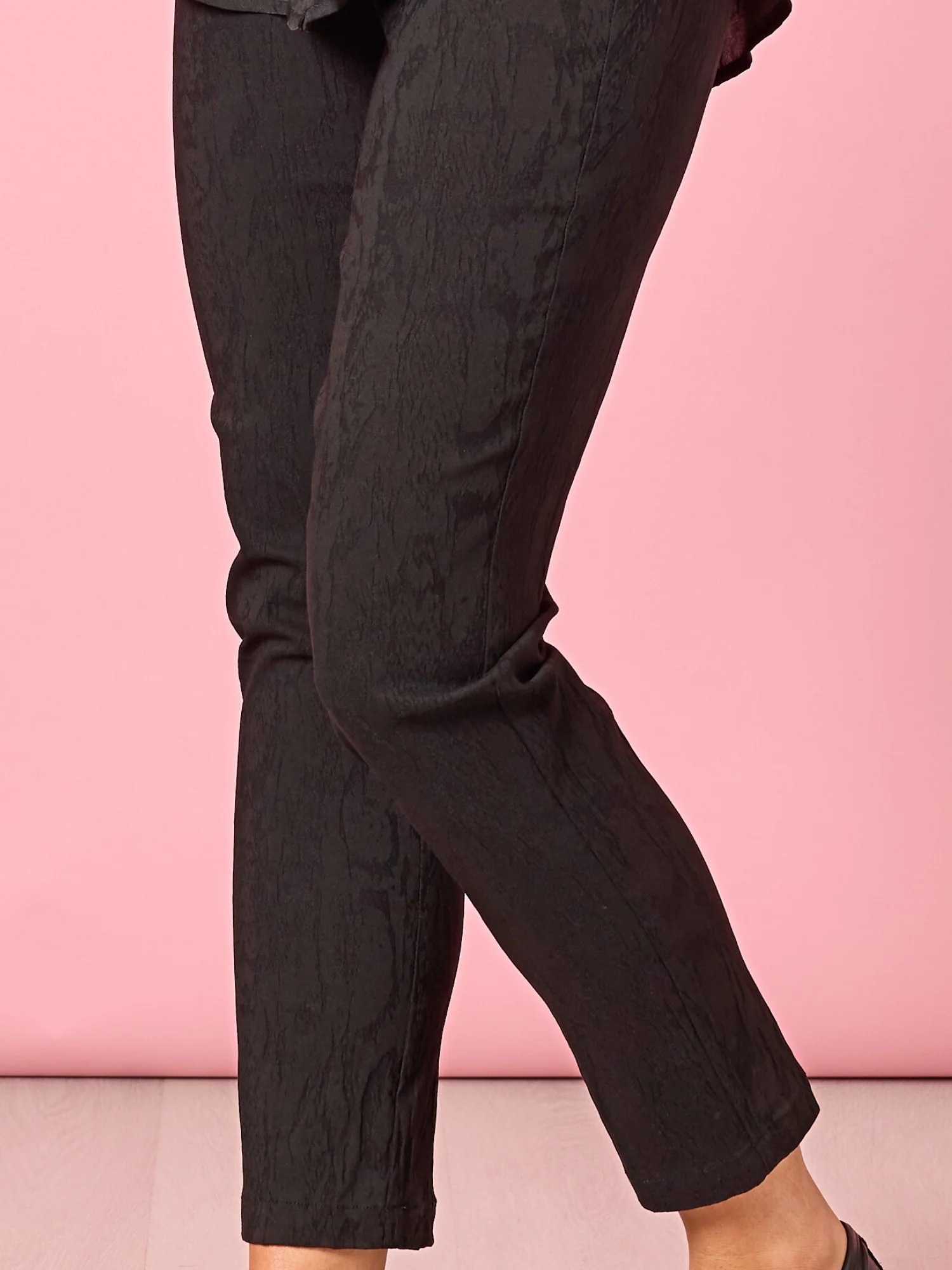 Mila Print Slim Leg Pant - Black - Image 4