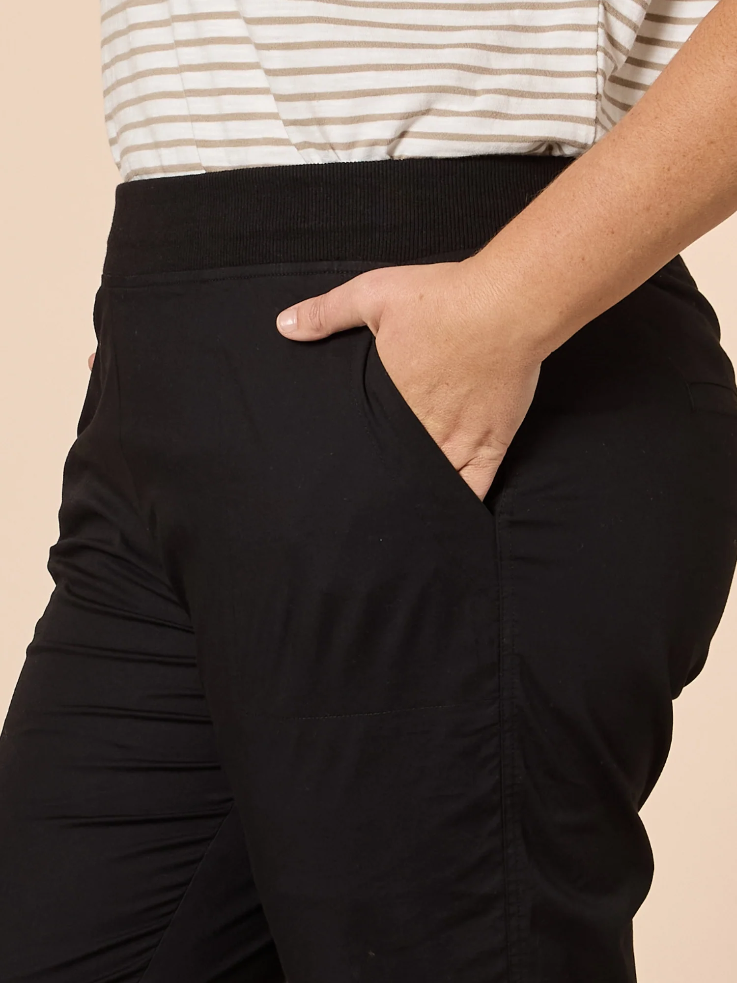 Santorini Cotton Capri Pant - Black - Image 3