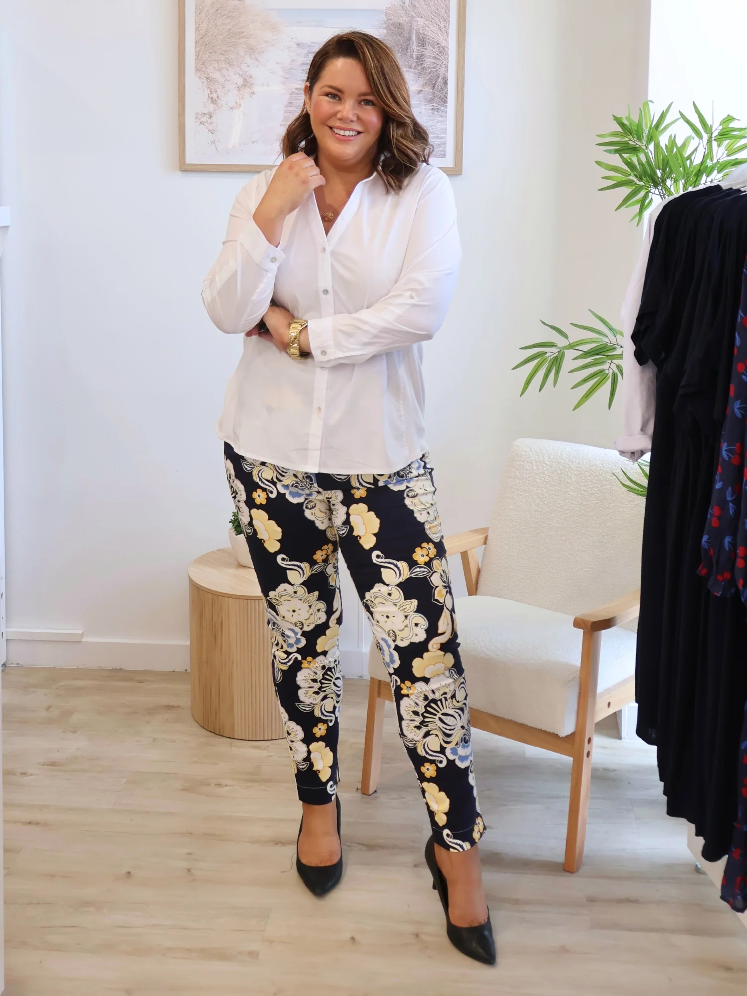 Newport Floral Print Pant - Navy Multi - Image 2