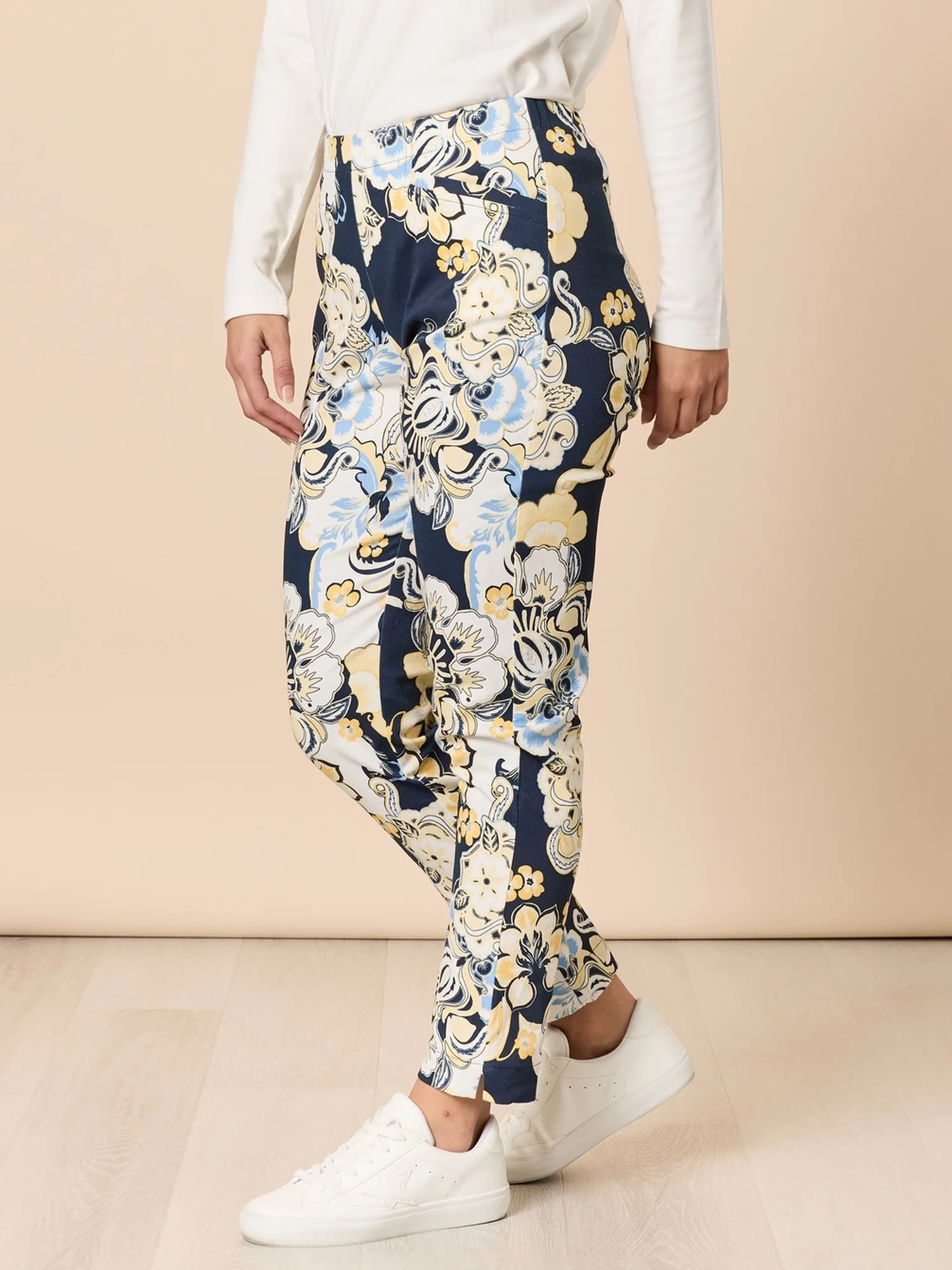 Newport Floral Print Pant - Navy Multi - Image 3