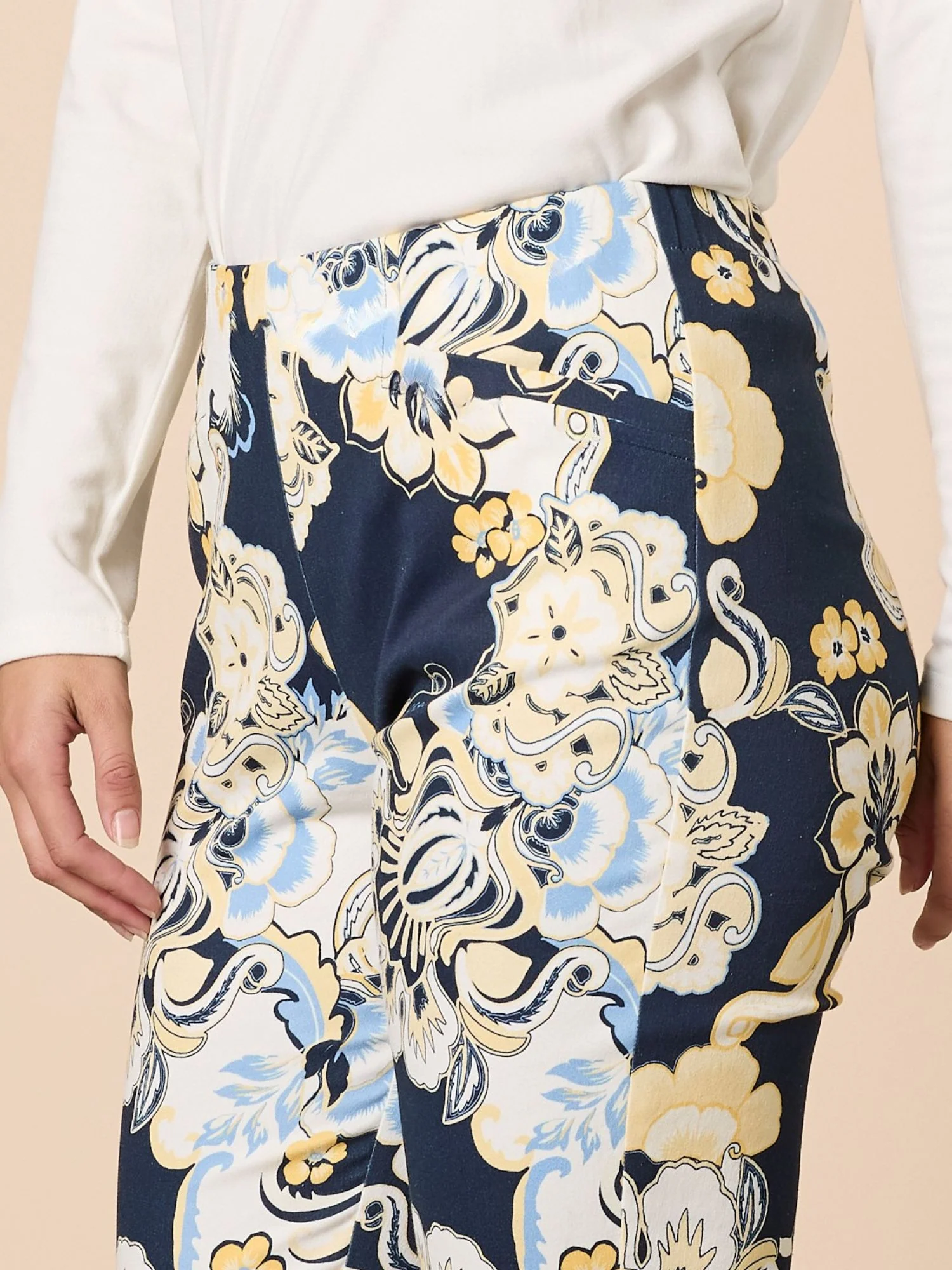 Newport Floral Print Pant - Navy Multi - Image 5