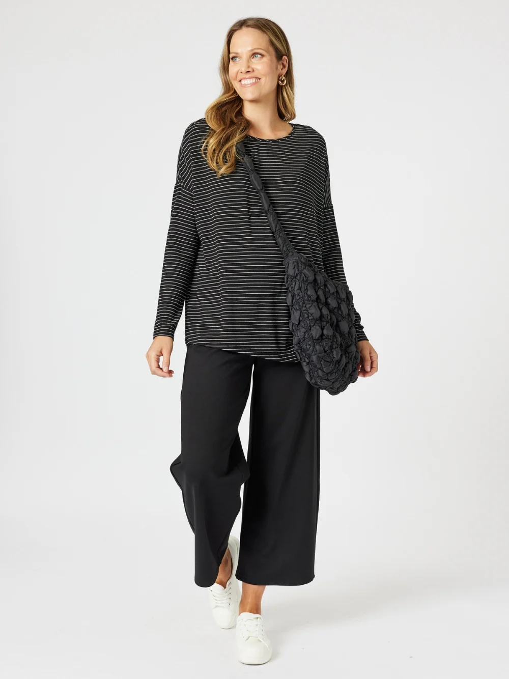 Off the Grid Puffer Bag - Black - Image 5