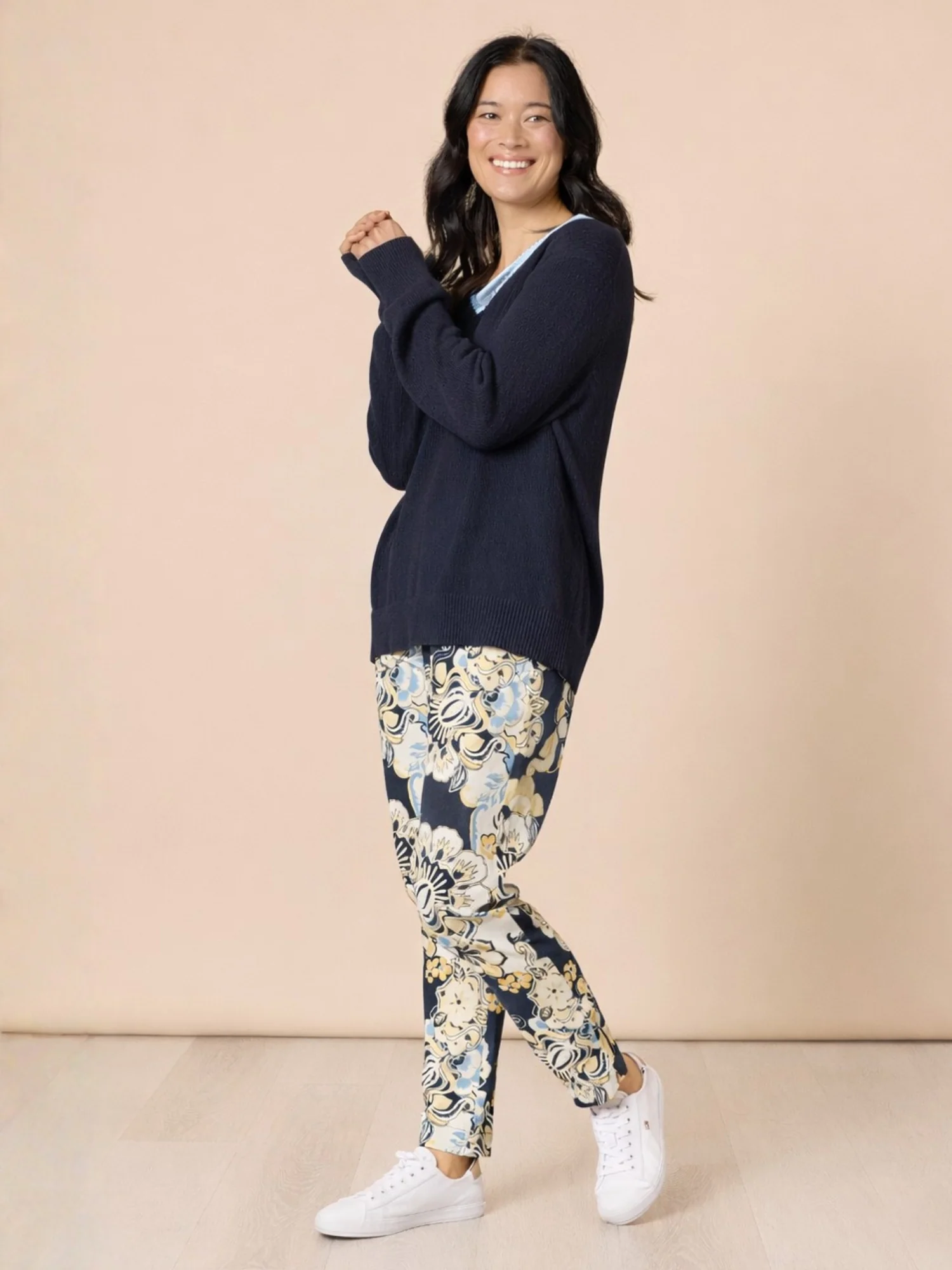 Princeton V Neck Knit Jumper - Navy - Image 5