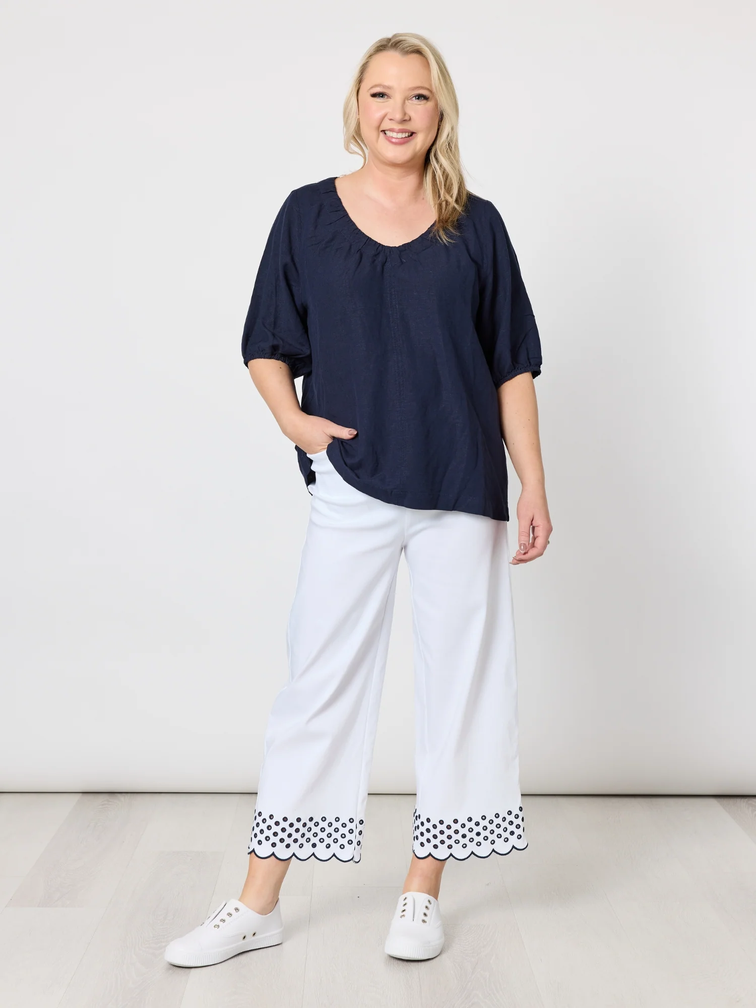 Scallop Hem Pant - White/Navy - Image 2