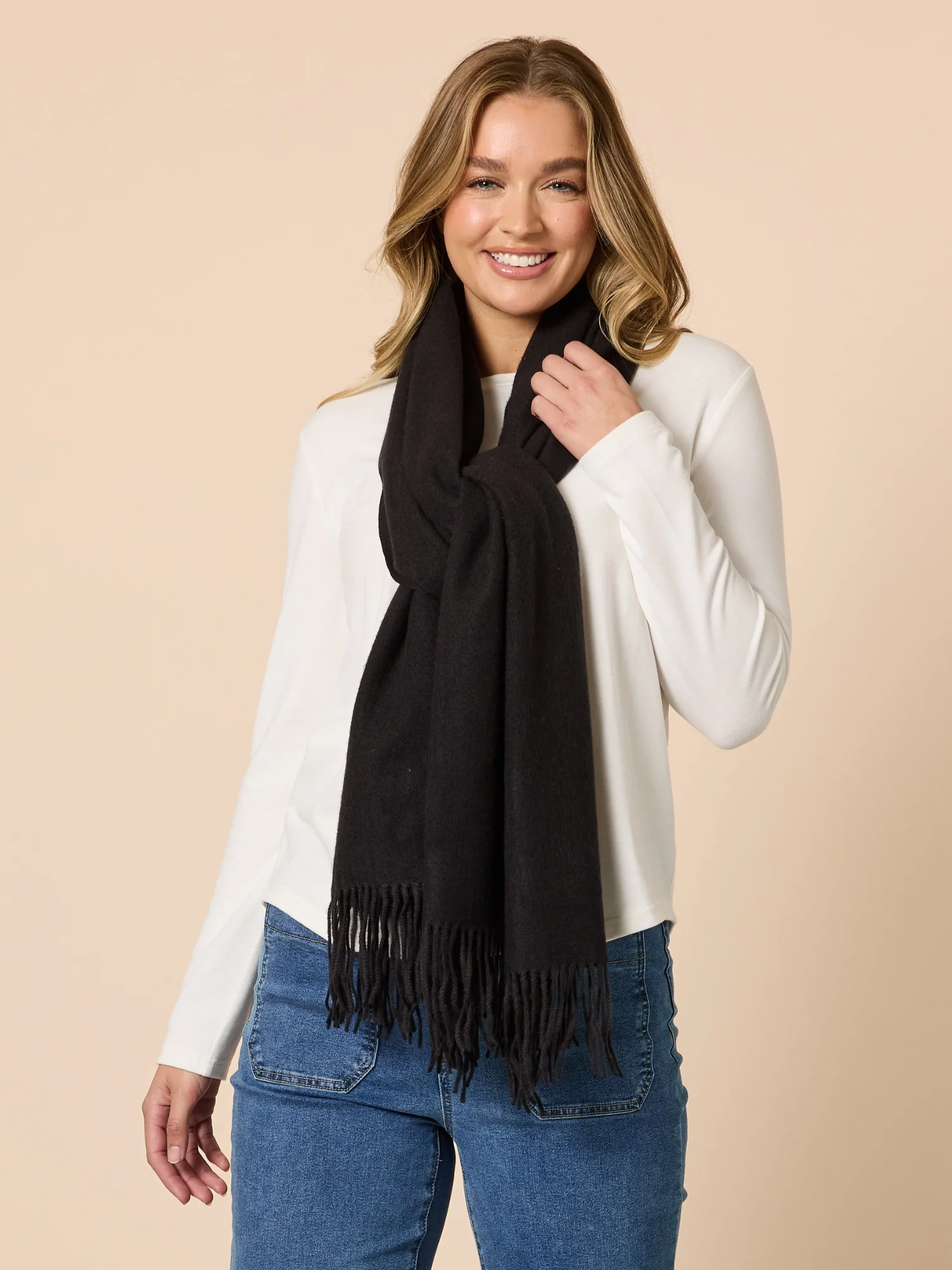 Cosy Fringe Scarf - Black