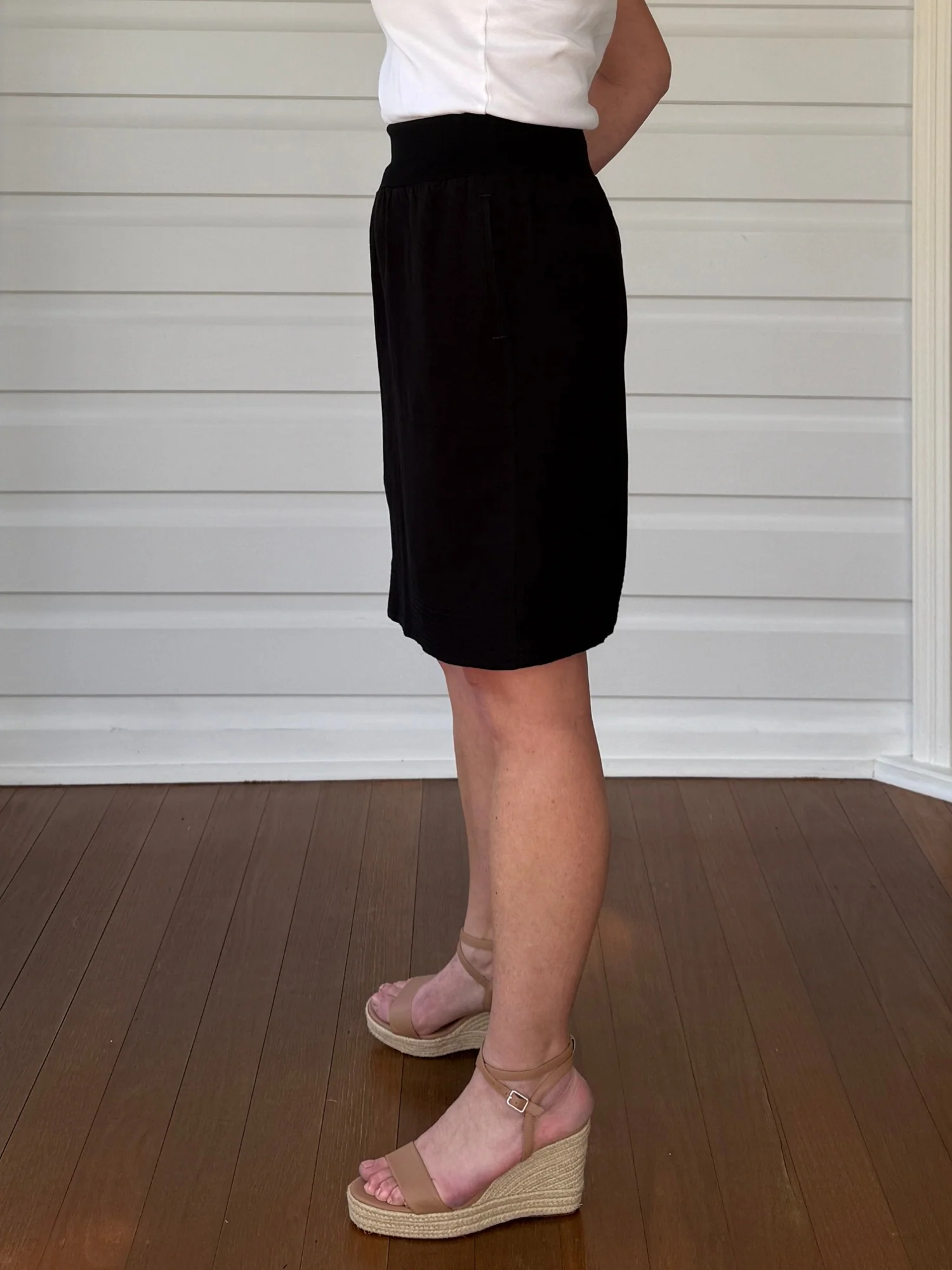 Lino Stitch Hem Detail Skirt - Black - Image 7