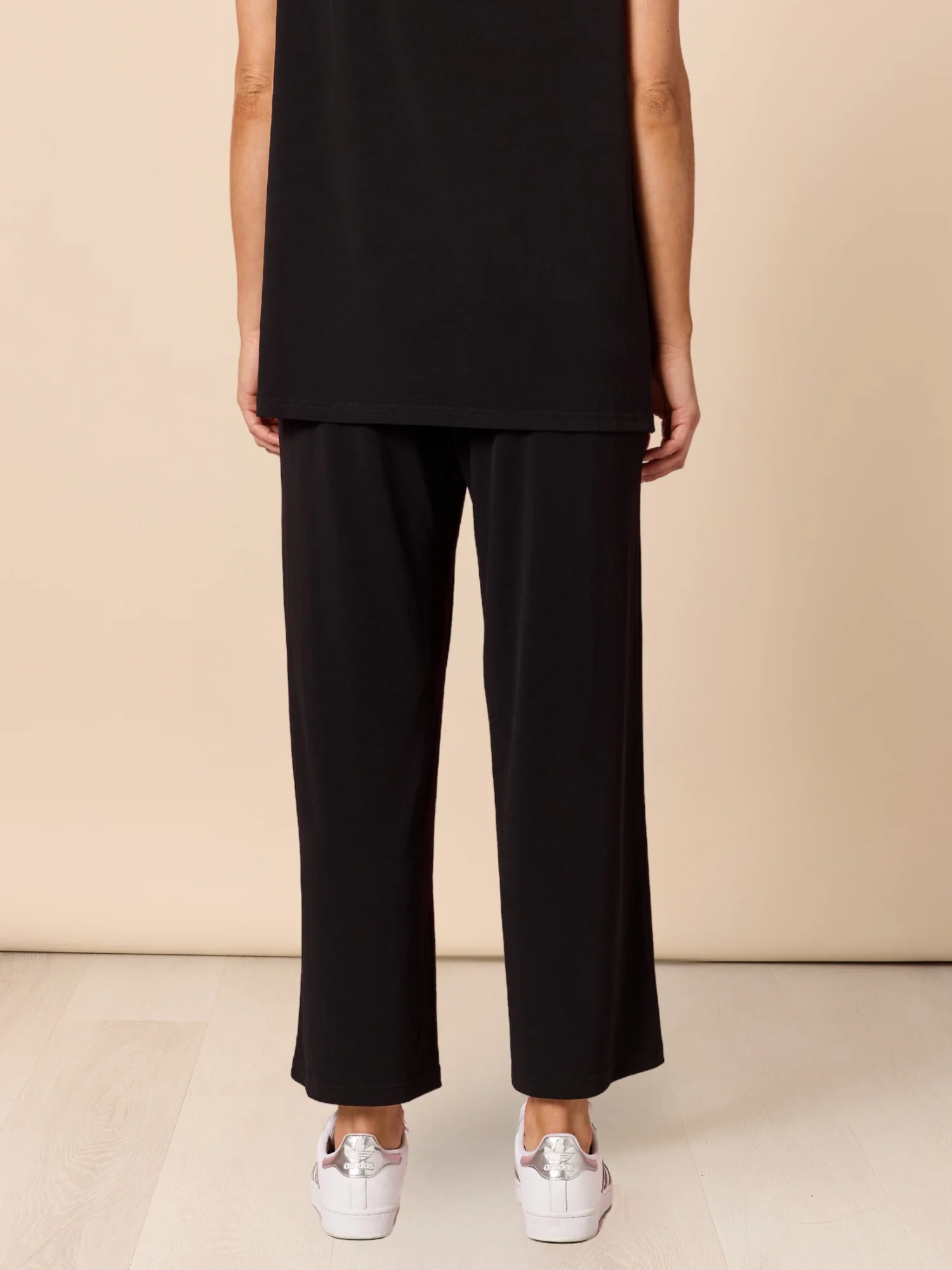 Traveller Wide Leg Pant - Black - Image 4